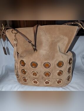 Authentic Vintage Y2K Coach Suede Tan Bucket Is Bag with Grommet Accents. 1422